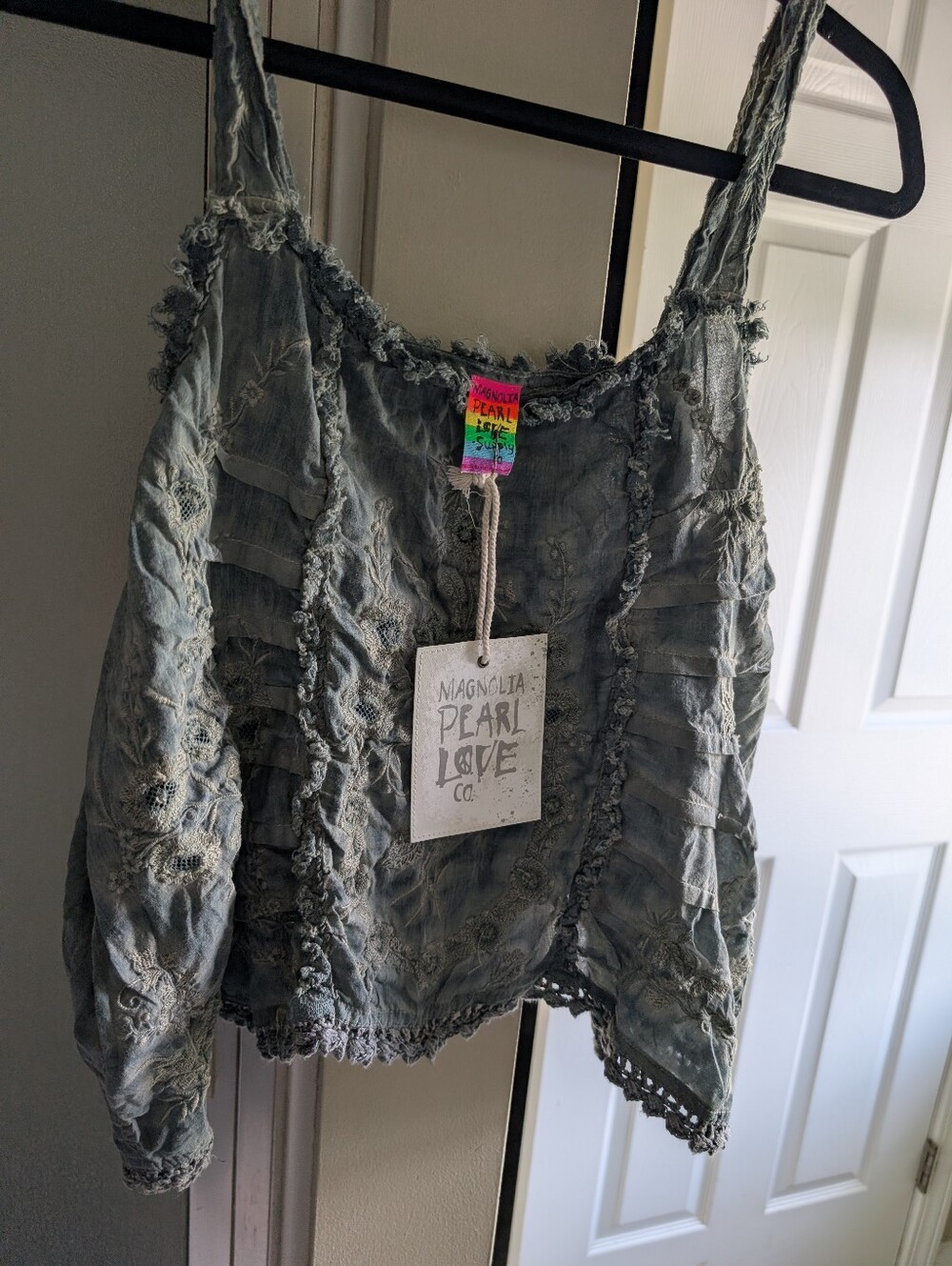 Magnolia Pearl Embroidered Tank Top Shirt NWT This Is A Bluish Gray 💙🩶 Color